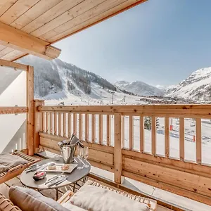 Le Yule & ***** Val-dʼIsère